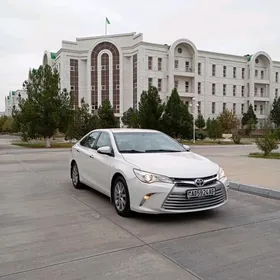 Toyota Camry 2017