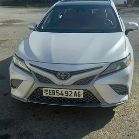 Toyota Camry 2018