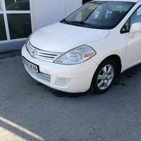 Nissan Versa 2012