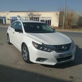 Nissan Altima 2018