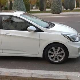 Hyundai Accent 2011