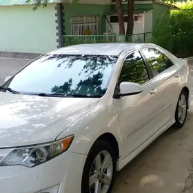 Toyota Camry 2014