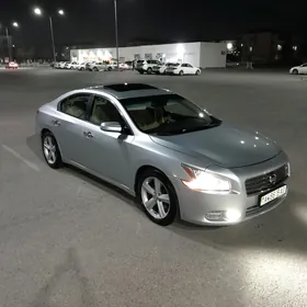 Nissan Maxima 2010