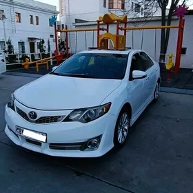 Toyota Camry 2014