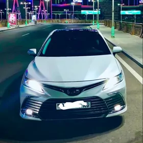 Toyota Camry 2020