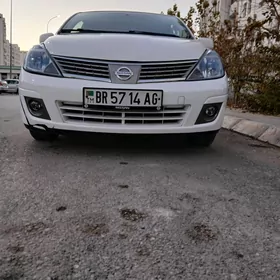 Nissan Versa 2008