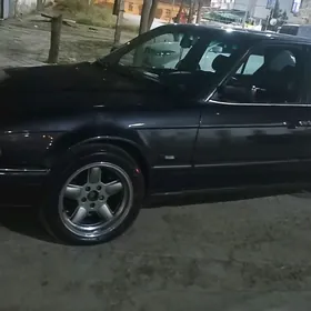 BMW 7 Series 1990