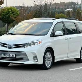 Toyota Sienna 2019