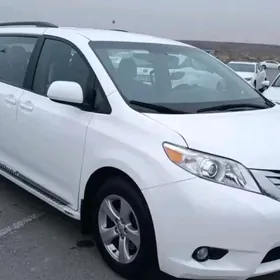 Toyota Sienna 2016