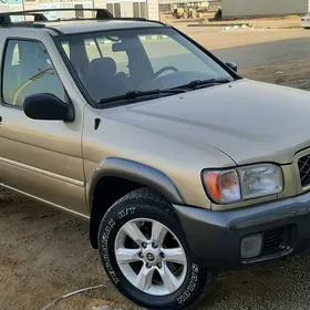 Nissan Pathfinder 2000