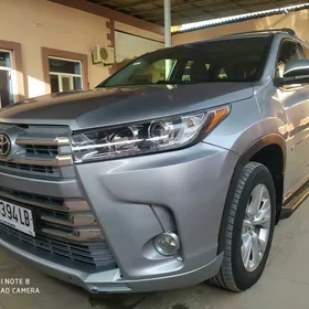 Toyota Grand Highlander Hybrid 2018