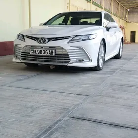 Toyota Camry 2018