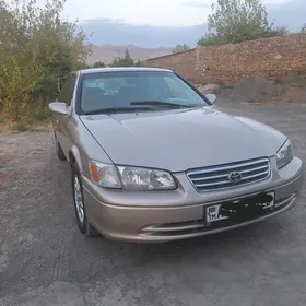 Toyota Camry 2000