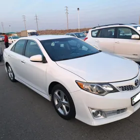 Toyota Camry 2013