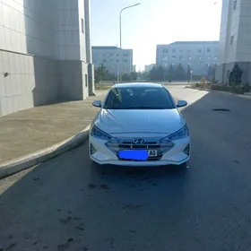 Hyundai Elantra 2020
