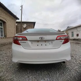 Toyota Camry 2012