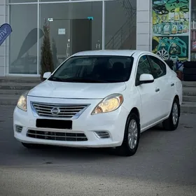 Nissan Versa 2012