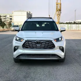 Toyota Highlander 2021