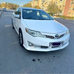 Toyota Camry 2012