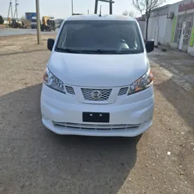 Nissan NV200 2021