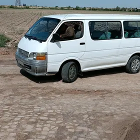 Toyota Hiace 2004