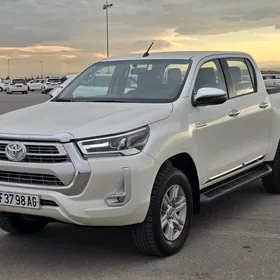 Toyota Hilux 2023