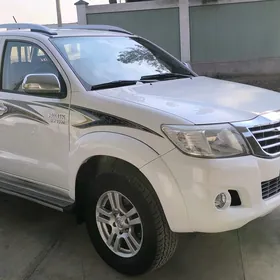 Toyota Hilux 2015