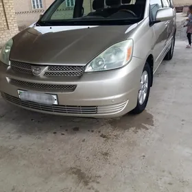 Toyota Sienna 2004