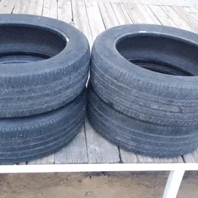 235 55 R20 Michelin