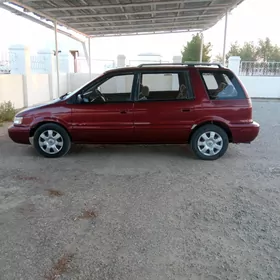 Mitsubishi Chariot 1993