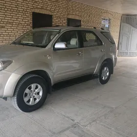 Toyota Fortuner 2008