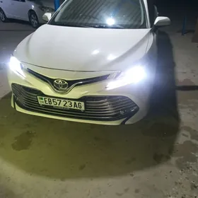 Toyota Camry 2019