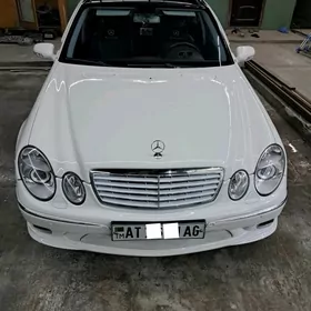 Mercedes-Benz E320 2005