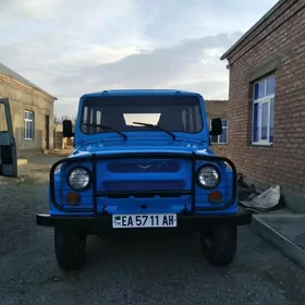 UAZ 469 2001