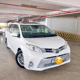 Toyota Sienna 2019