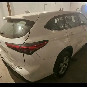 Toyota Highlander 2020