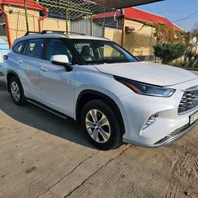 Toyota Highlander 2021