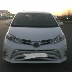 Toyota Sienna 2019