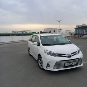 Toyota Sienna 2020