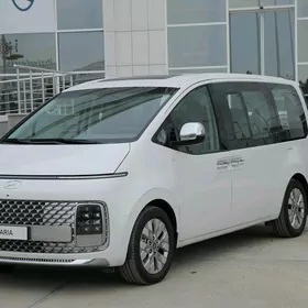 Hyundai Staria 2024