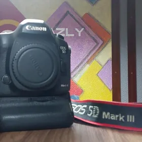 canon eos markIII body bust