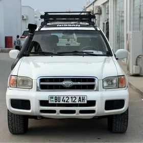 Nissan Pathfinder 2000