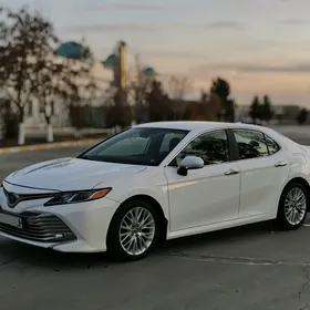 Toyota Camry 2020