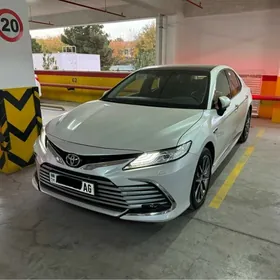 Toyota Camry 2023