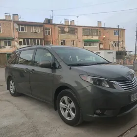 Toyota Sienna 2011