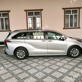 Toyota Sienna 2021