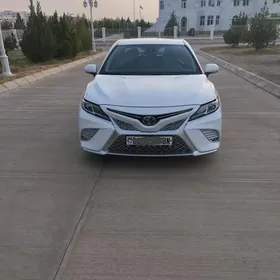 Toyota Camry 2020