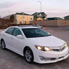 Toyota Camry 2013