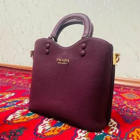 prada sumka