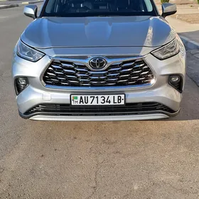 Toyota Highlander 2021